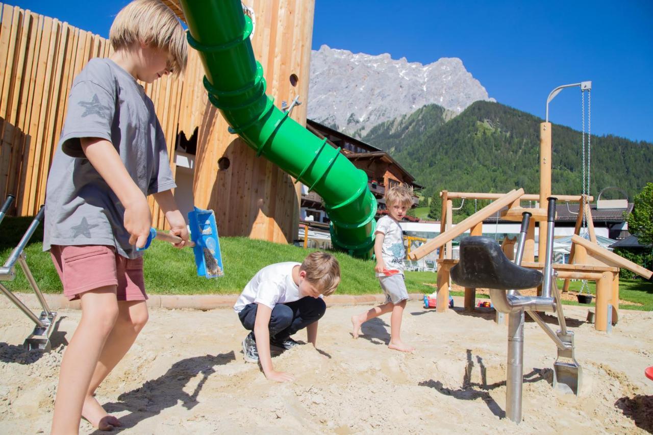 Hotel Tirolerhof - Familotel Zugspitze Ehrwald Eksteriør bilde