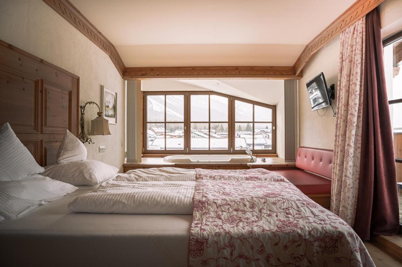Hotel Tirolerhof - Familotel Zugspitze Ehrwald Eksteriør bilde