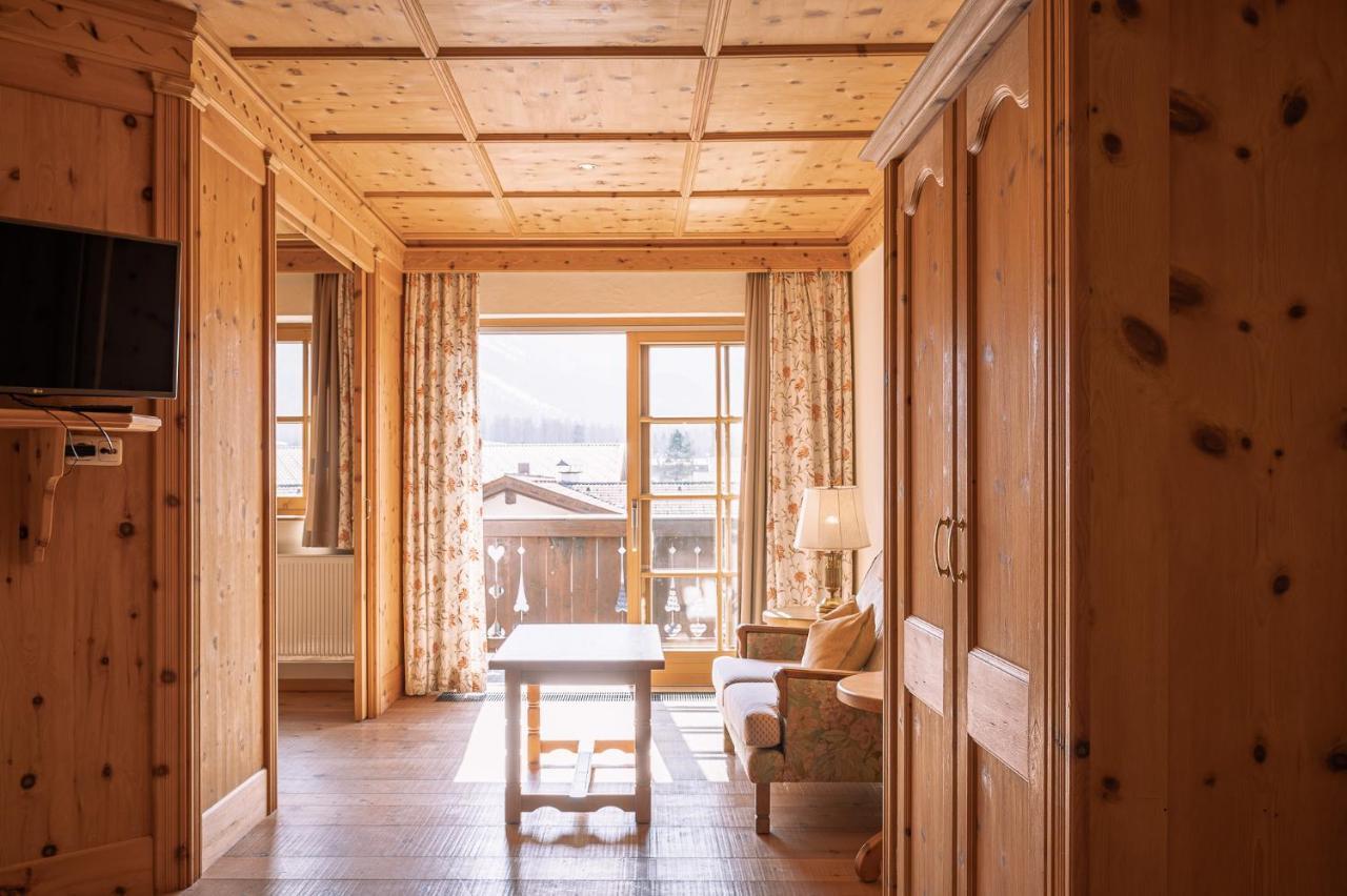 Hotel Tirolerhof - Familotel Zugspitze Ehrwald Eksteriør bilde